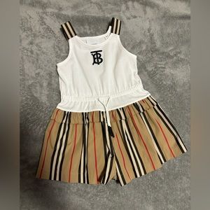 Jumpsuit Burberry baby girl 2T